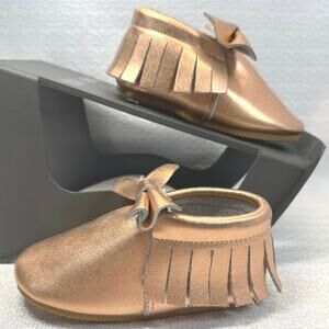 Clay Premium Leather Rose Gold Moccasins girls sz 7